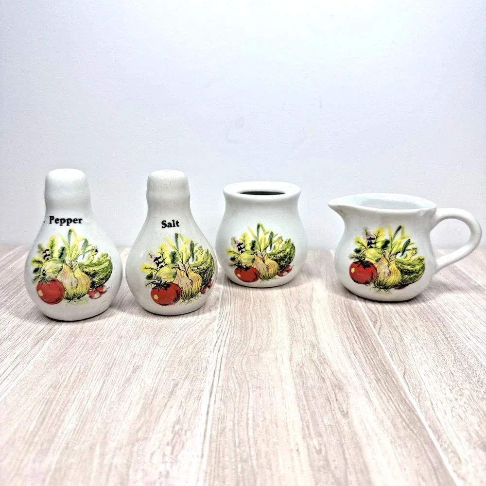 Vintage Ceramic Salt Pepper Shakers Creamer Sugar Bowl Fruit Set 4pc Farmhouse
